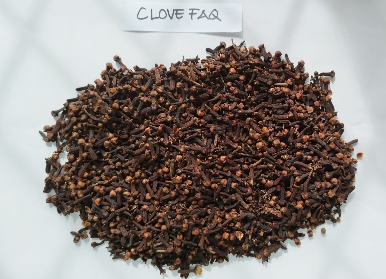 Cloves product image.